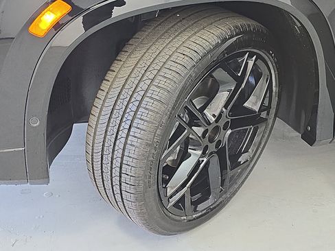 New 2026 Volkswagen Tiguan SE R-Line FWD image 33