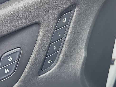 Used 2020 Buick Envision Essence FWD image 11