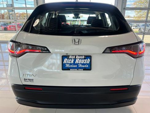Used 2024 Honda HR-V LX image 9