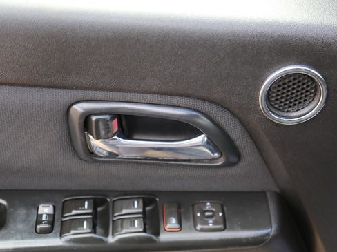 Used 2008 GMC Canyon SLE image 8