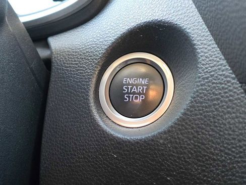 Certified 2022 Toyota Corolla Cross XLE image 36