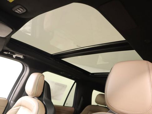 New 2026 Lincoln Navigator L Black Label AWD/4WD image 16