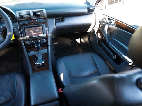 Used 2003 Mercedes-Benz C 240 Sedan image 22