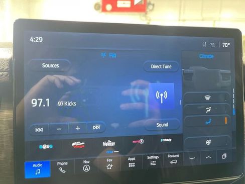 Used 2024 Ford Expedition Limited image 16