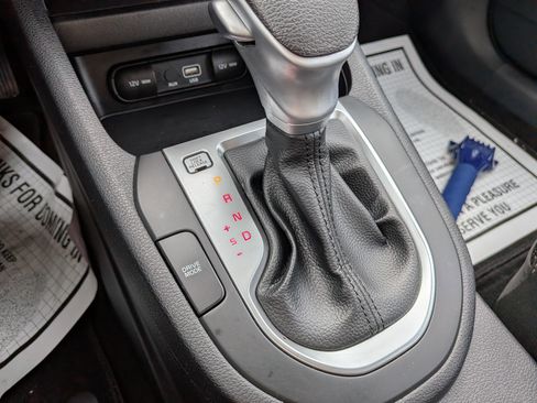 Used 2021 Kia Forte LXS image 17