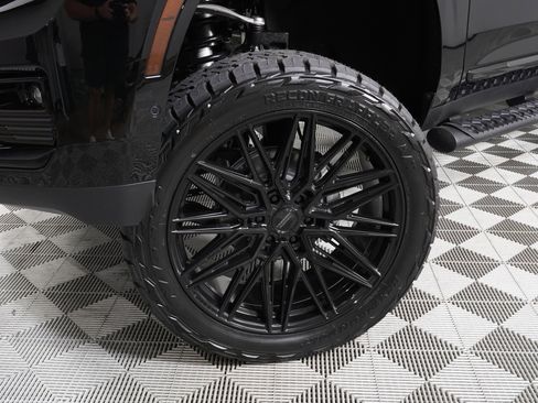 Used 2025 GMC Yukon Elevation w/ LPO, Yukon Black Package image 35