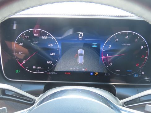 Used 2025 Mercedes-Benz GLC 300 image 29