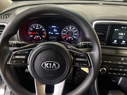 Used 2020 Kia Sportage LX w/ LX Popular Package image 9