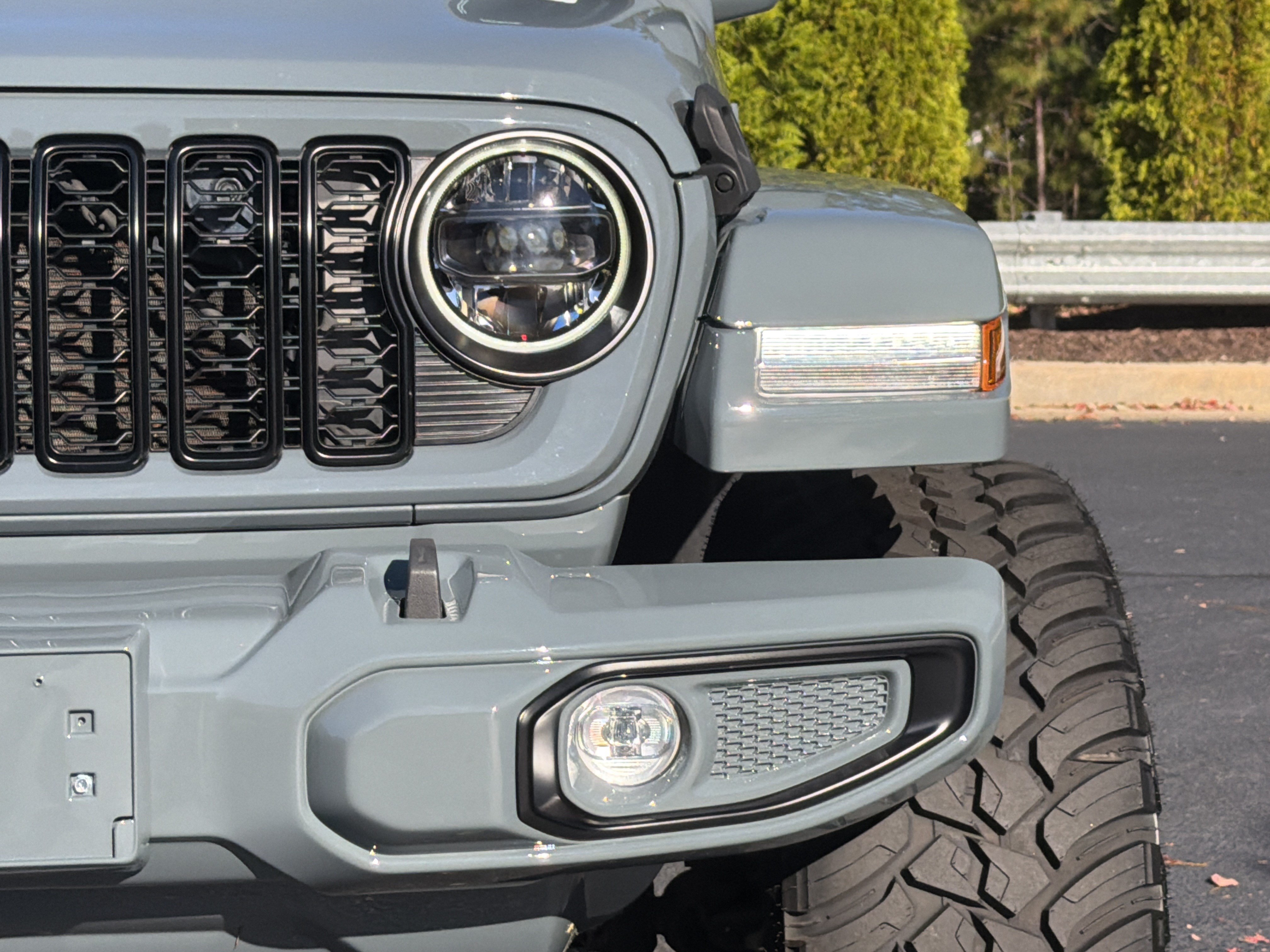 Used 2024 Jeep Wrangler Unlimited Sahara AWD/4WD image 20