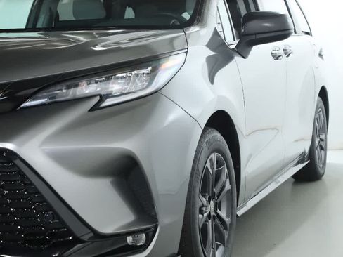Certified 2026 Toyota Sienna XSE AWD/4WD image 4