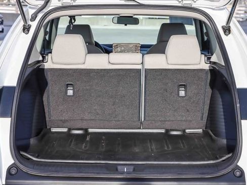 Certified 2023 Honda HR-V LX image 28