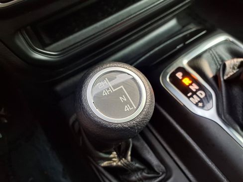 Used 2022 Jeep Wrangler Sport AWD/4WD image 8