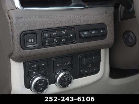 Used 2024 GMC Yukon XL Denali w/ Advanced Technology Package image 26