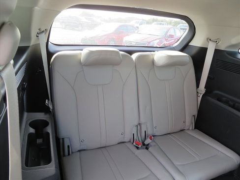 Used 2025 Kia Sorento SX image 32