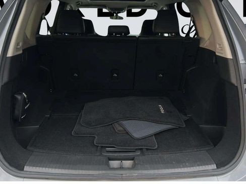 Used 2024 Nissan Rogue Platinum w/ Platinum Premium Package FWD image 9