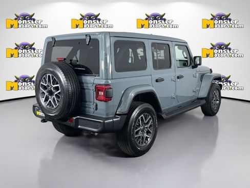 Used 2024 Jeep Wrangler Unlimited Sahara w/ Safety Group AWD/4WD image 5