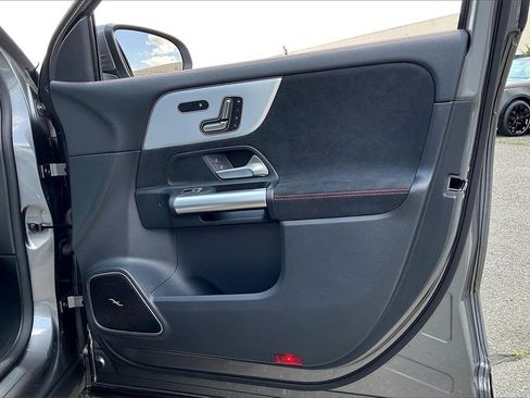 Used 2025 Mercedes-Benz GLA 35 AMG 4MATIC image 16