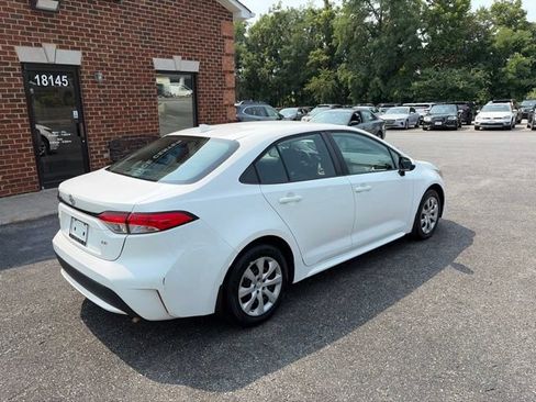 Used 2022 Toyota Corolla LE FWD image 4