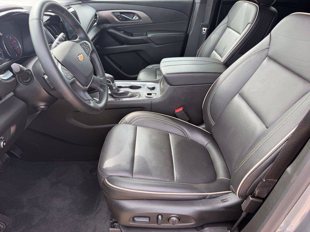 Used 2023 Chevrolet Traverse Premier FWD image 10