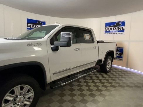 Used 2024 Chevrolet Silverado 2500 High Country w/ High Country Premium Package AWD/4WD image 6