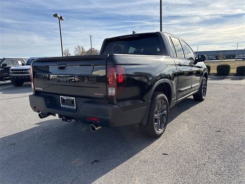 Used 2025 Honda Ridgeline Sport image 9