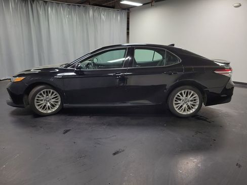 Used 2020 Toyota Camry XLE w/ Carpet Mat Package FWD image 5