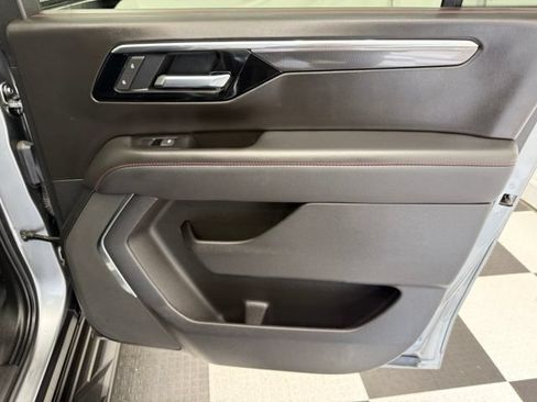 Used 2025 Chevrolet Suburban RST w/ Sun And Tow Package AWD/4WD image 31
