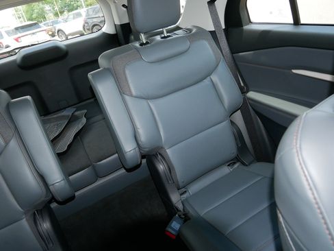Used 2026 Ford Explorer Active w/ Active Comfort Package AWD/4WD image 14
