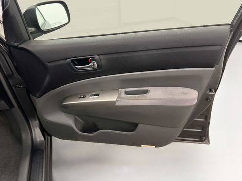 Used 2007 Toyota Prius w/ Pkg 2 FWD image 32