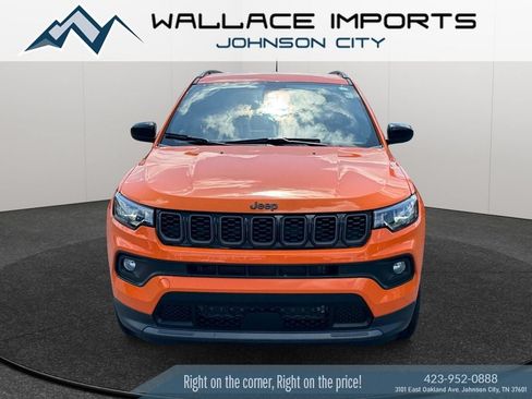 Used 2026 Jeep Compass Latitude AWD/4WD image 8