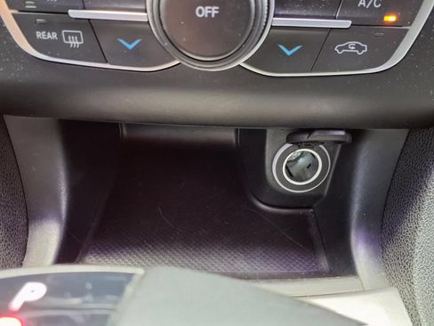 Used 2023 Dodge Charger SXT RWD image 12