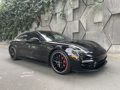 Used 2023 Porsche Panamera GTS AWD/4WD image 2