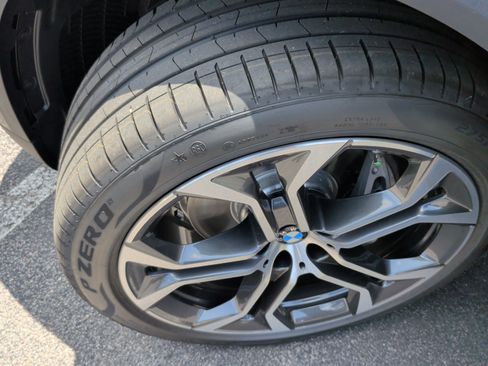 New 2026 BMW X5 sDrive40i w/ Climate Comfort Package RWD image 13