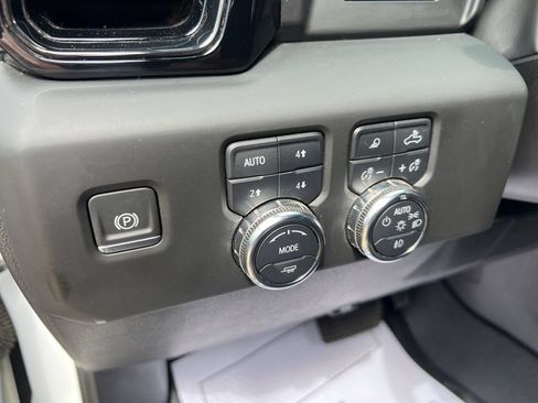 Used 2024 GMC Sierra 1500 AT4 w/ AT4 Preferred Package AWD/4WD image 26