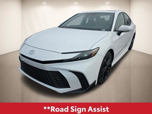 Used 2025 Toyota Camry SE w/ Multimedia Upgrade Package image 15