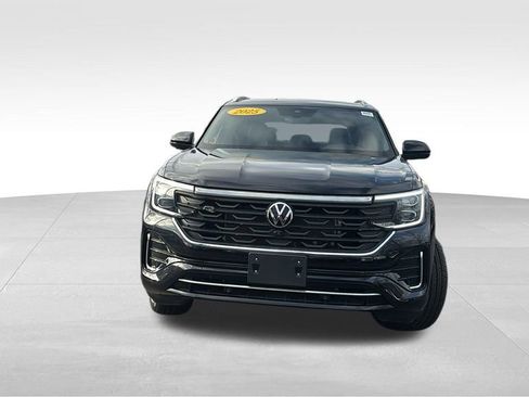 Used 2025 Volkswagen Atlas Cross Sport SEL Premium R-Line image 2