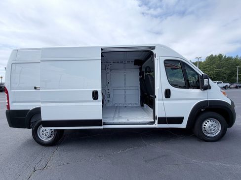 Used 2026 RAM ProMaster 2500 w/ Convenience Group FWD image 5