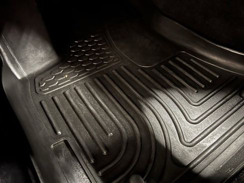 Used 2019 Chrysler 300 Limited w/ Safetytec Plus Group image 17