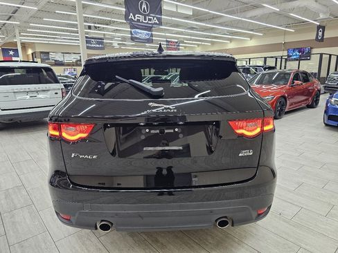 Used 2017 Jaguar F-PACE Premium image 8