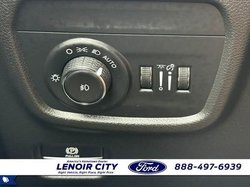 Used 2023 Jeep Grand Cherokee Limited image 19