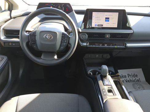 Used 2024 Toyota Prius LE image 27
