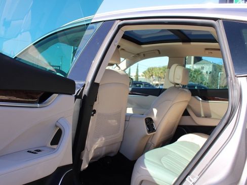 Used 2017 Maserati Levante S image 39