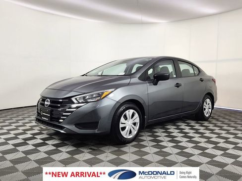 Used 2025 Nissan Versa S w/ Trunk Package FWD image 1