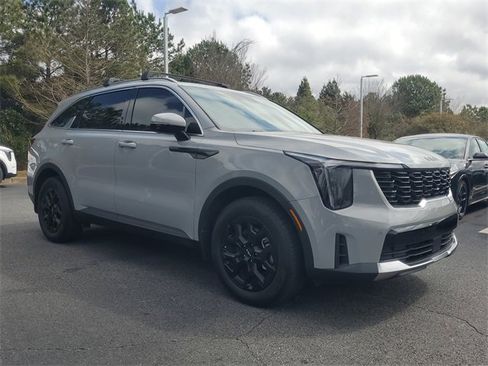 Certified 2025 Kia Sorento S image 3