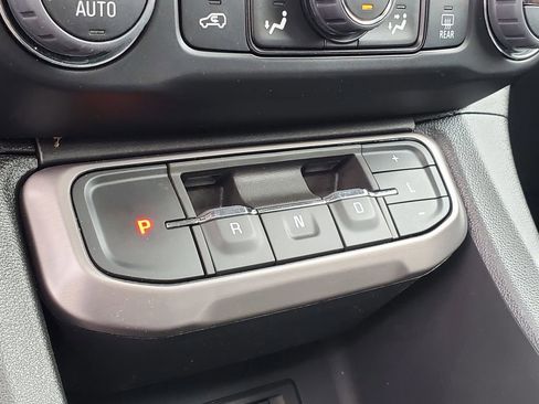 Used 2023 GMC Acadia AT4 w/ Technology Package image 26