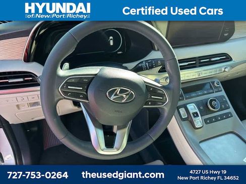 Certified 2022 Hyundai Palisade Limited image 12