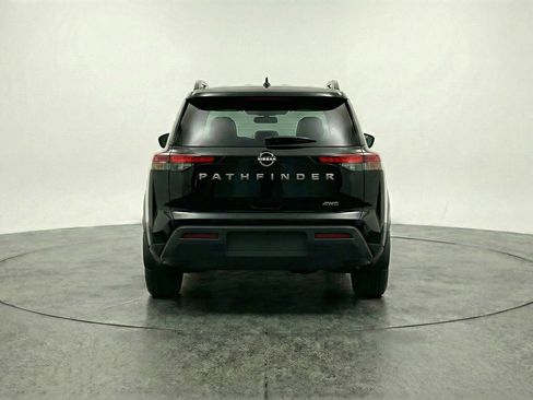 Used 2025 Nissan Pathfinder SV image 7