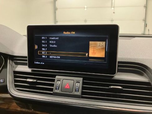 Used 2018 Audi Q5 2.0T Premium Plus w/ Premium Plus Package image 37