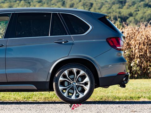 Used 2015 BMW X5 xDrive35d image 12