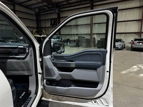 Used 2023 Ford F150 Limited image 24